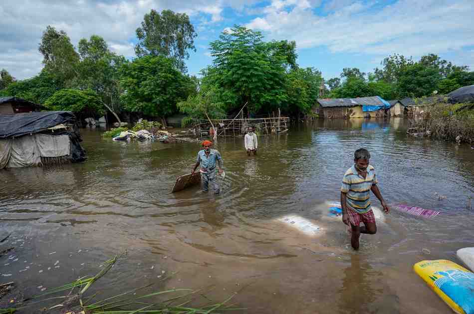 Floods: SC asks for replies from Centre, NDMA, affected states